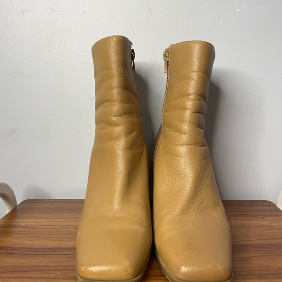 Vintage Women’s Leather Heeled Bootie Size 8 - Picture 2 of 7